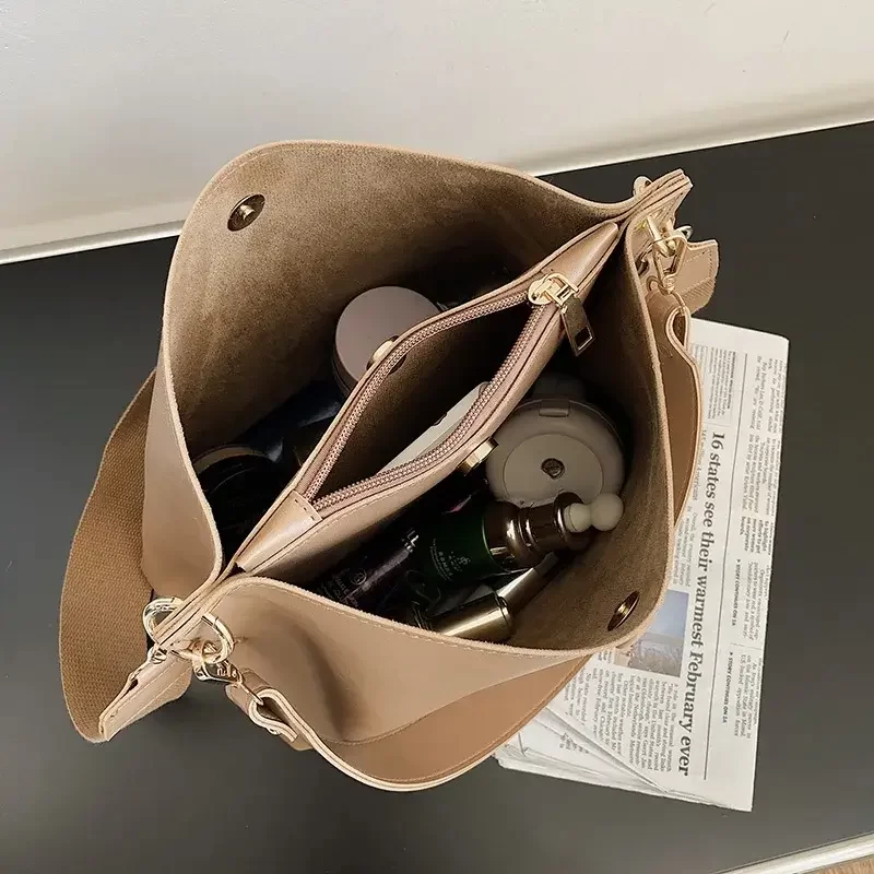 Sac à main large bandoulière02 Sac à main large bandoulière02