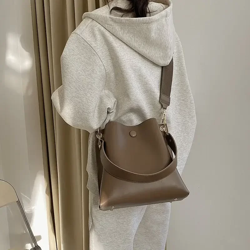 Sac à main large bandoulière09 Sac à main large bandoulière09